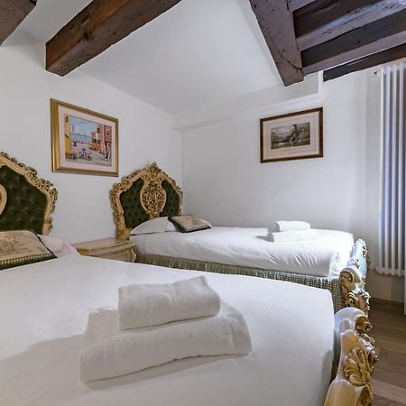 Gondola Luxury - Campo Santi Filippo E Giacomo By Wonderful Italy Venise Extérieur photo