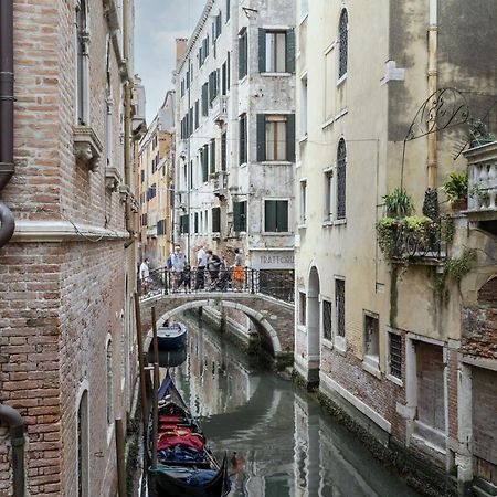 Gondola Luxury - Campo Santi Filippo E Giacomo By Wonderful Italy Venise Extérieur photo