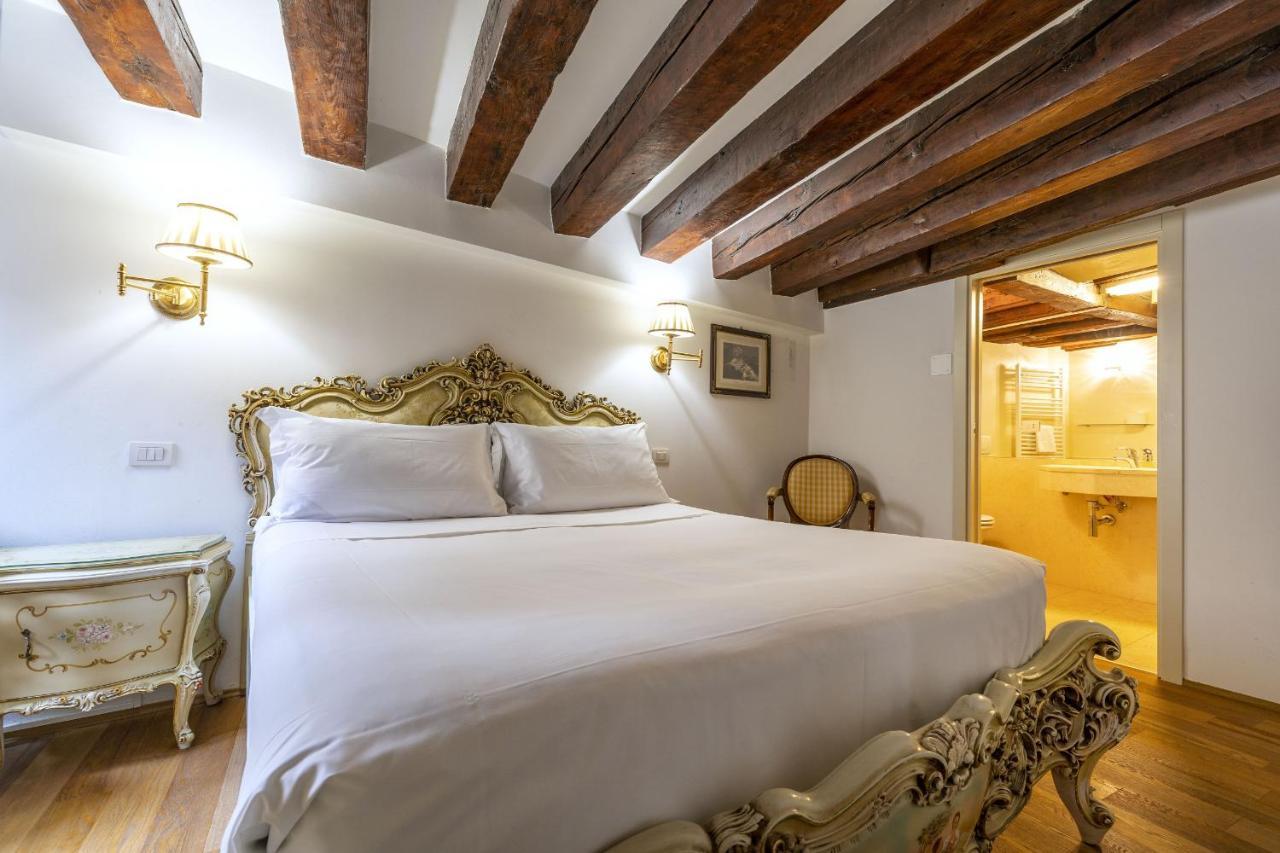 Gondola Luxury - Campo Santi Filippo E Giacomo By Wonderful Italy Venise Extérieur photo