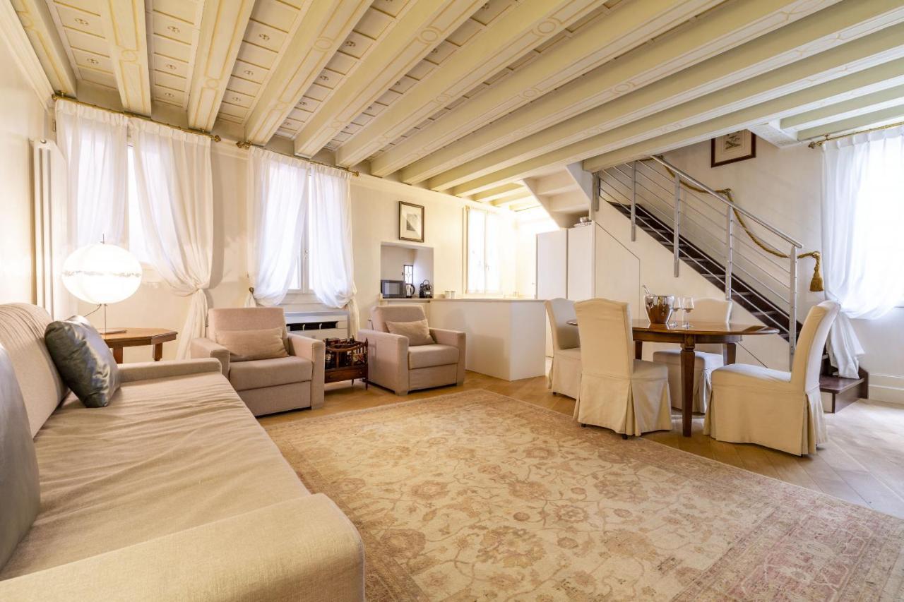 Gondola Luxury - Campo Santi Filippo E Giacomo By Wonderful Italy Venise Extérieur photo