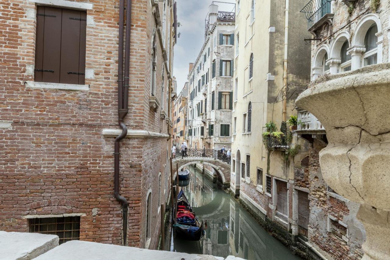 Gondola Luxury - Campo Santi Filippo E Giacomo By Wonderful Italy Venise Extérieur photo