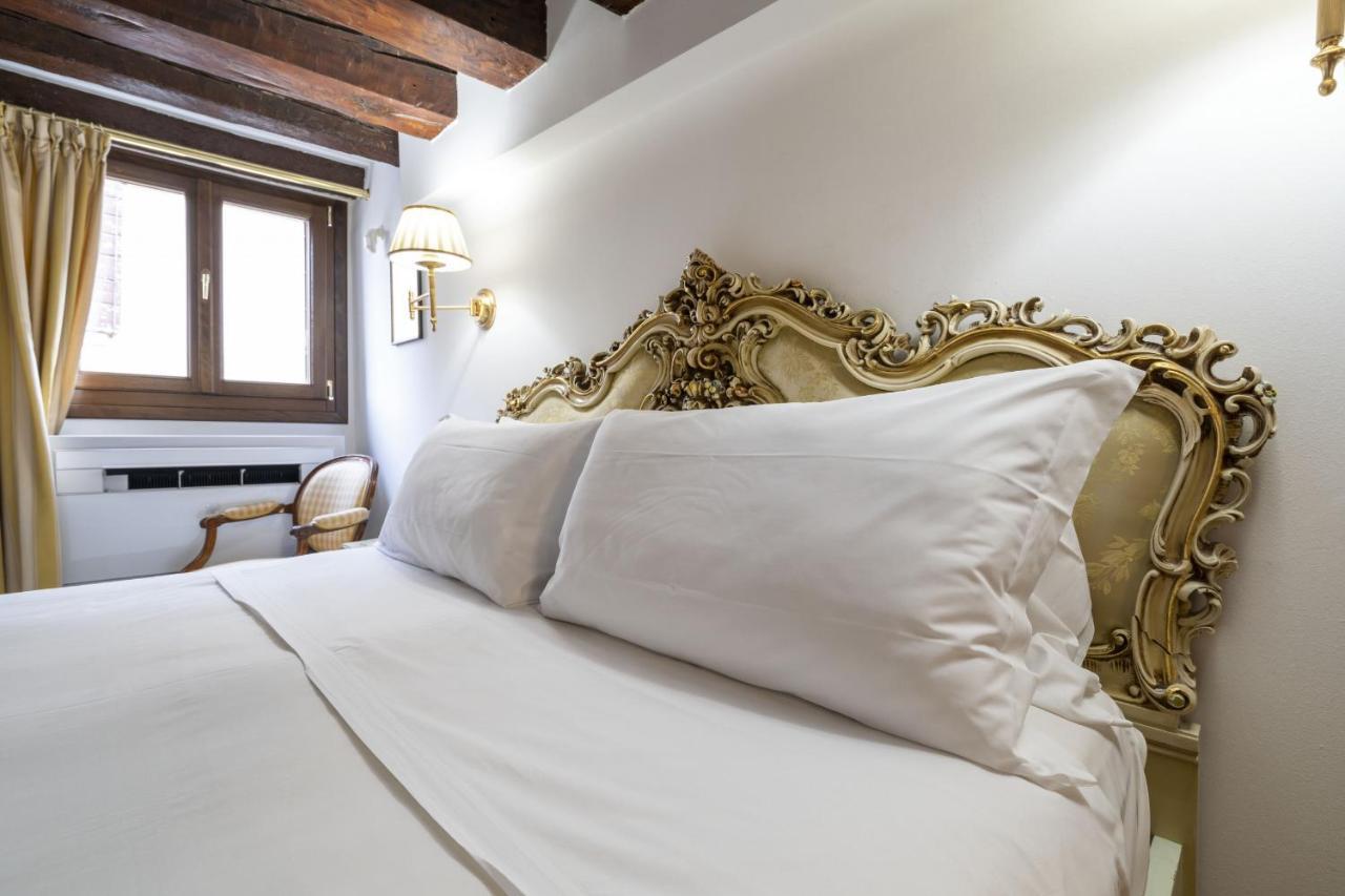 Gondola Luxury - Campo Santi Filippo E Giacomo By Wonderful Italy Venise Extérieur photo