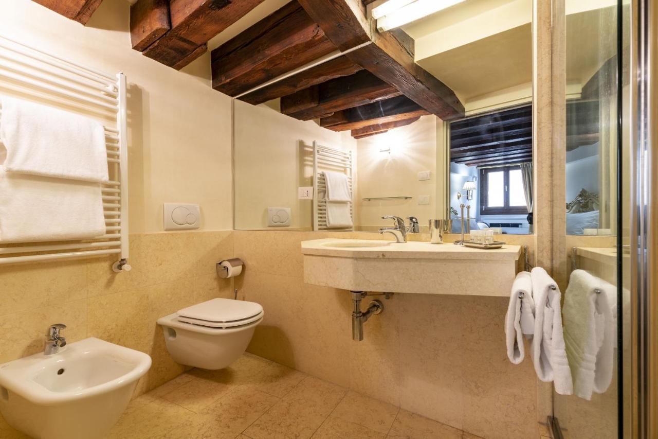 Gondola Luxury - Campo Santi Filippo E Giacomo By Wonderful Italy Venise Extérieur photo