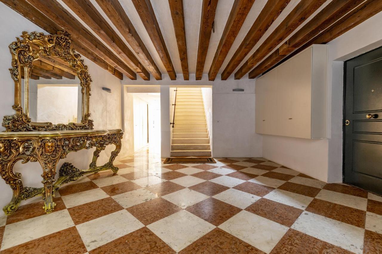 Gondola Luxury - Campo Santi Filippo E Giacomo By Wonderful Italy Venise Extérieur photo