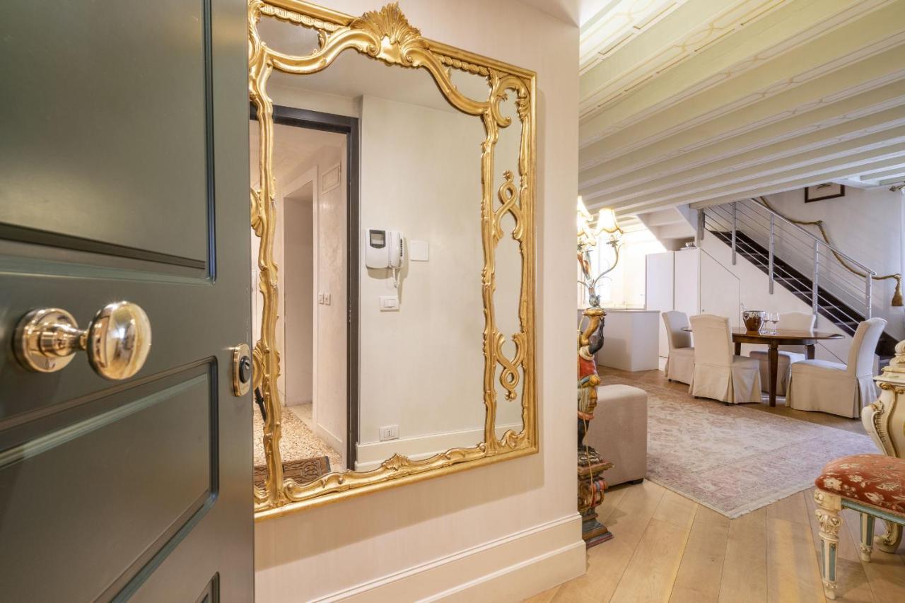Gondola Luxury - Campo Santi Filippo E Giacomo By Wonderful Italy Venise Extérieur photo