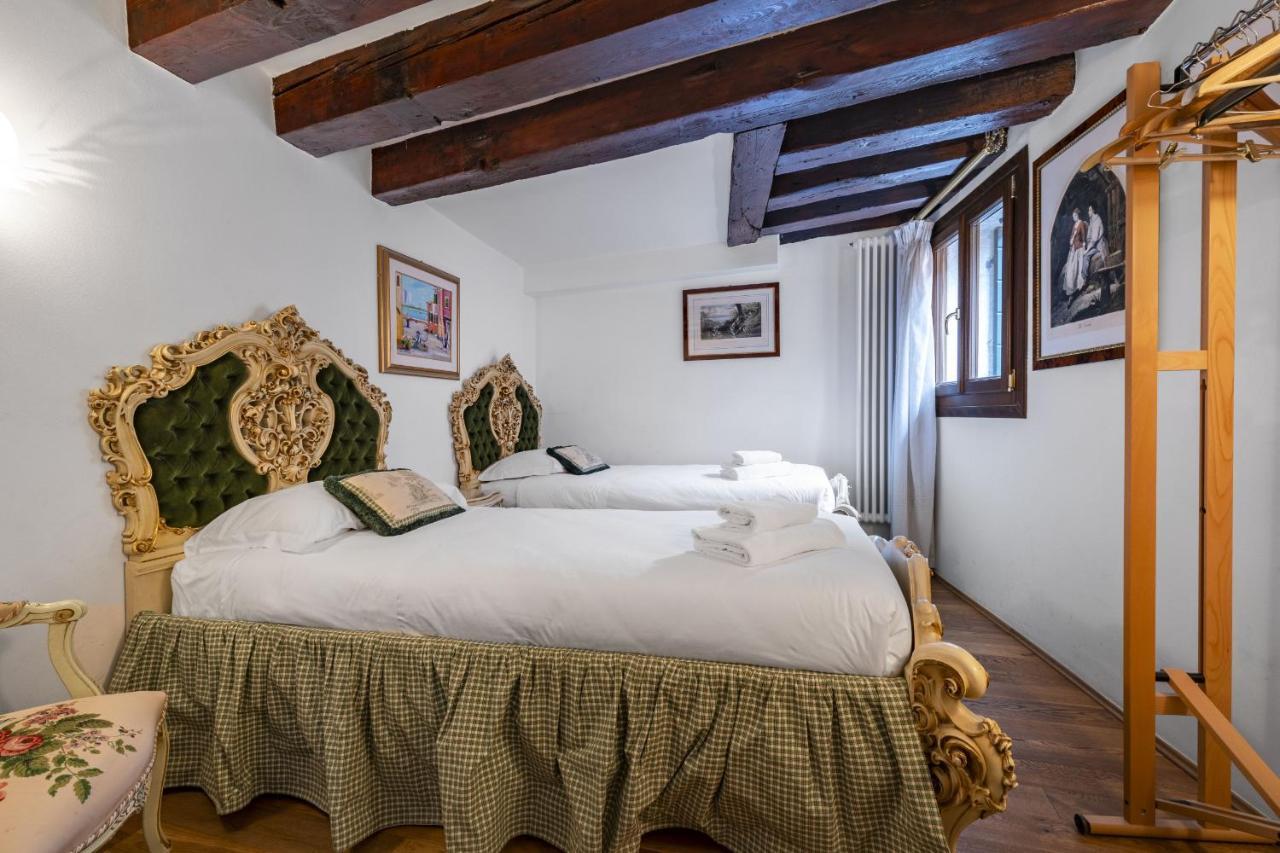 Gondola Luxury - Campo Santi Filippo E Giacomo By Wonderful Italy Venise Extérieur photo