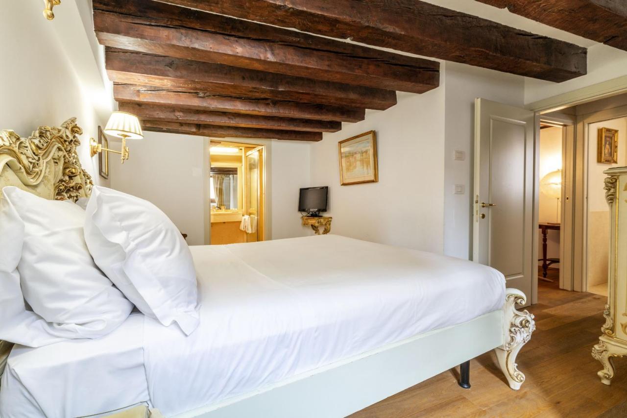 Gondola Luxury - Campo Santi Filippo E Giacomo By Wonderful Italy Venise Extérieur photo