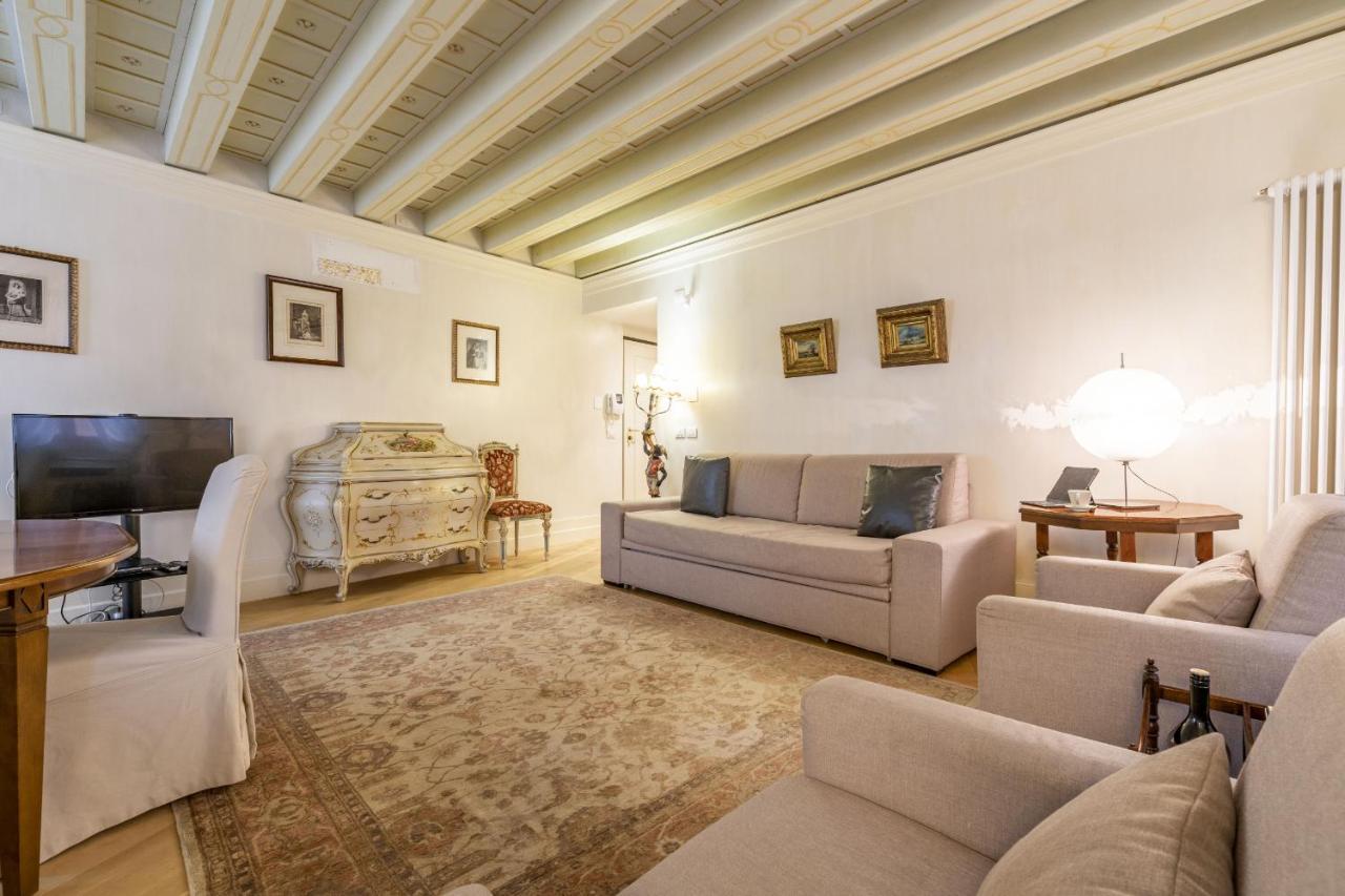 Gondola Luxury - Campo Santi Filippo E Giacomo By Wonderful Italy Venise Extérieur photo