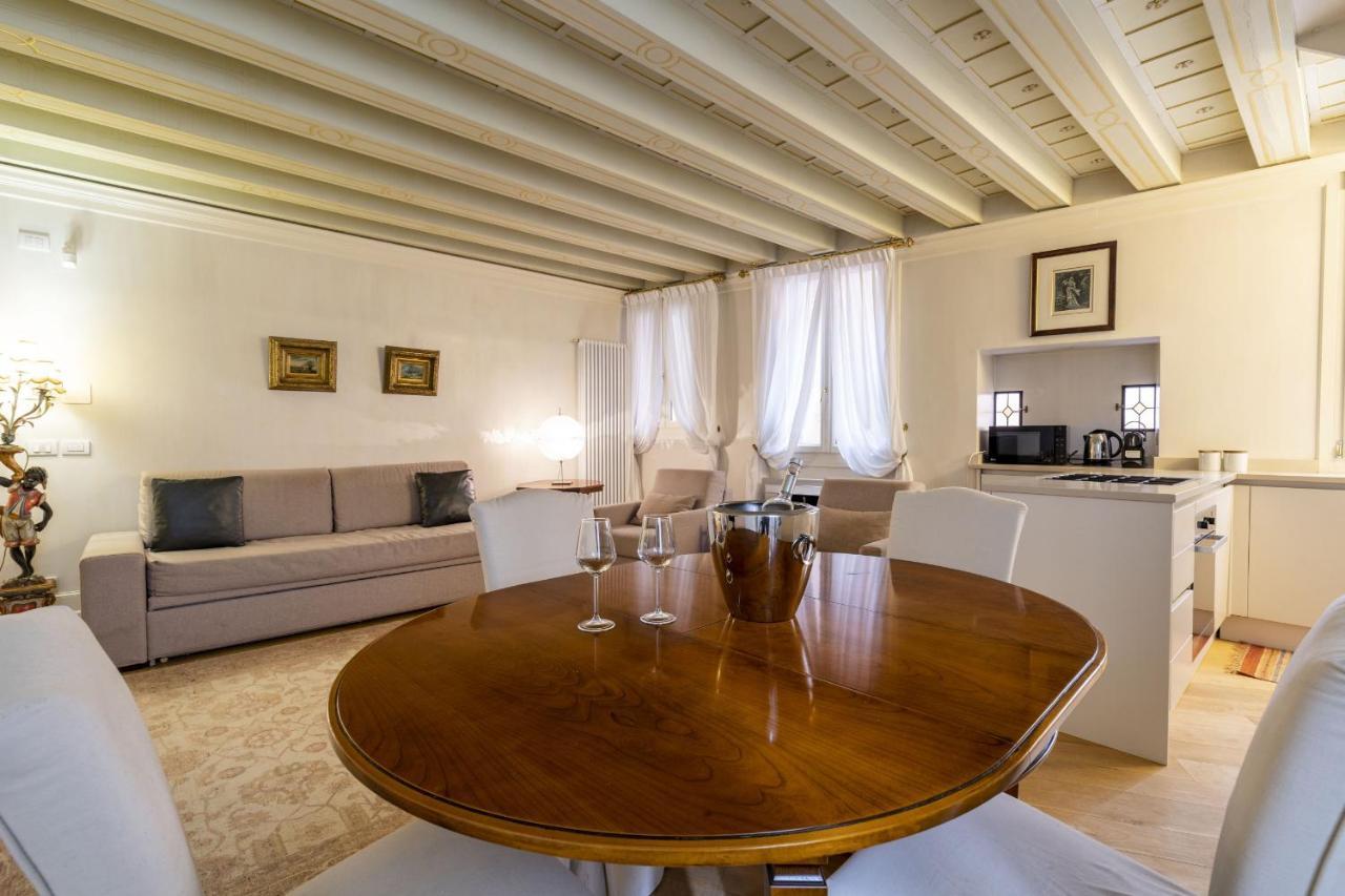 Gondola Luxury - Campo Santi Filippo E Giacomo By Wonderful Italy Venise Extérieur photo